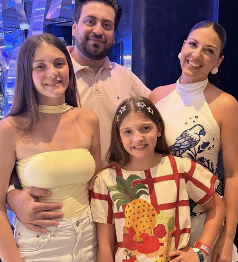 Eduardo Gazzi com Vanessa, Paola e Thais